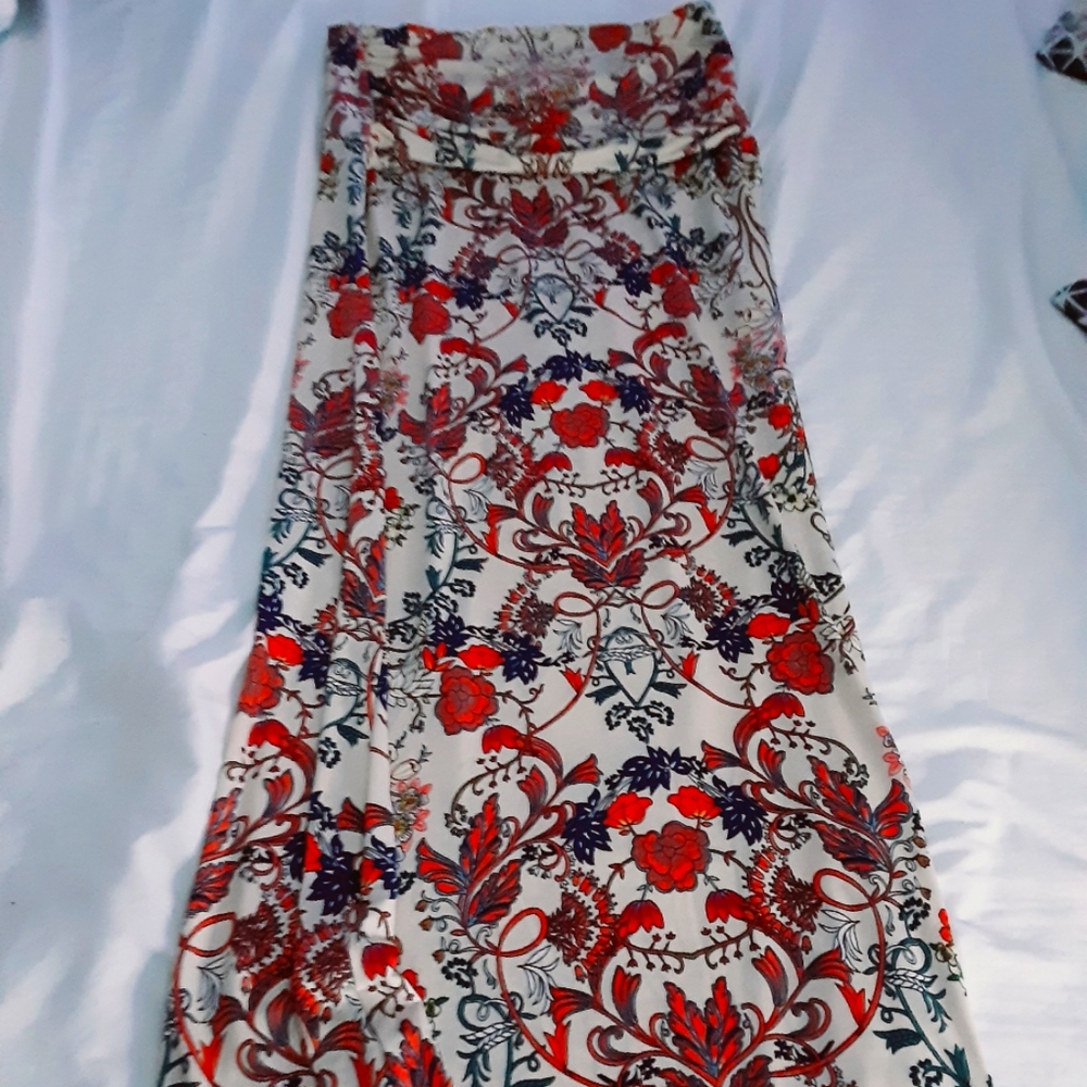 Full length flowery dress size s-m